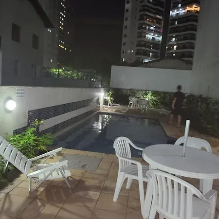 Apartamento em Pitangueiras - 100 metros da praia-3
